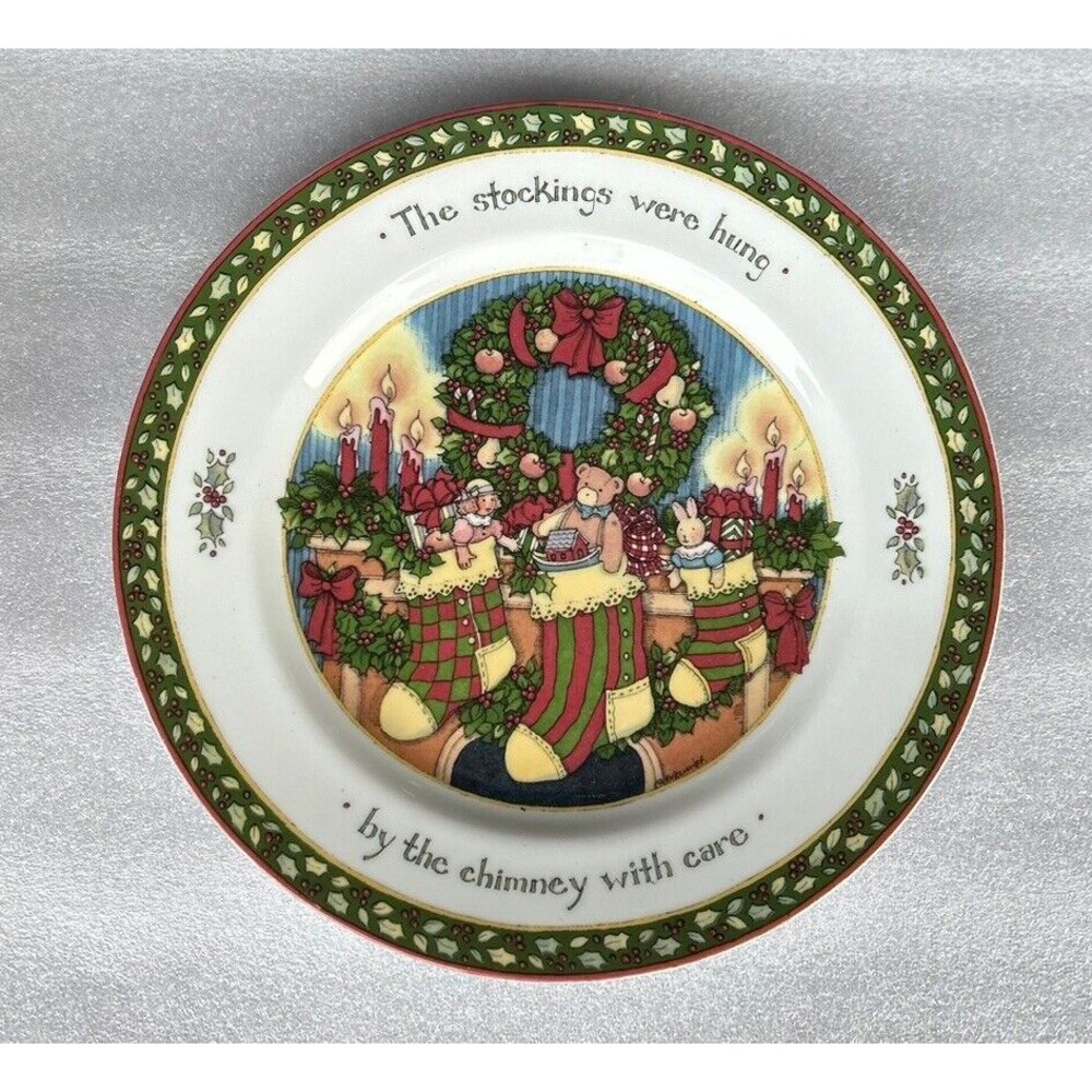Susan Winget -Int'tl China Co A CHRISTMAS STORY  'The Stockings were hung' 10.5"